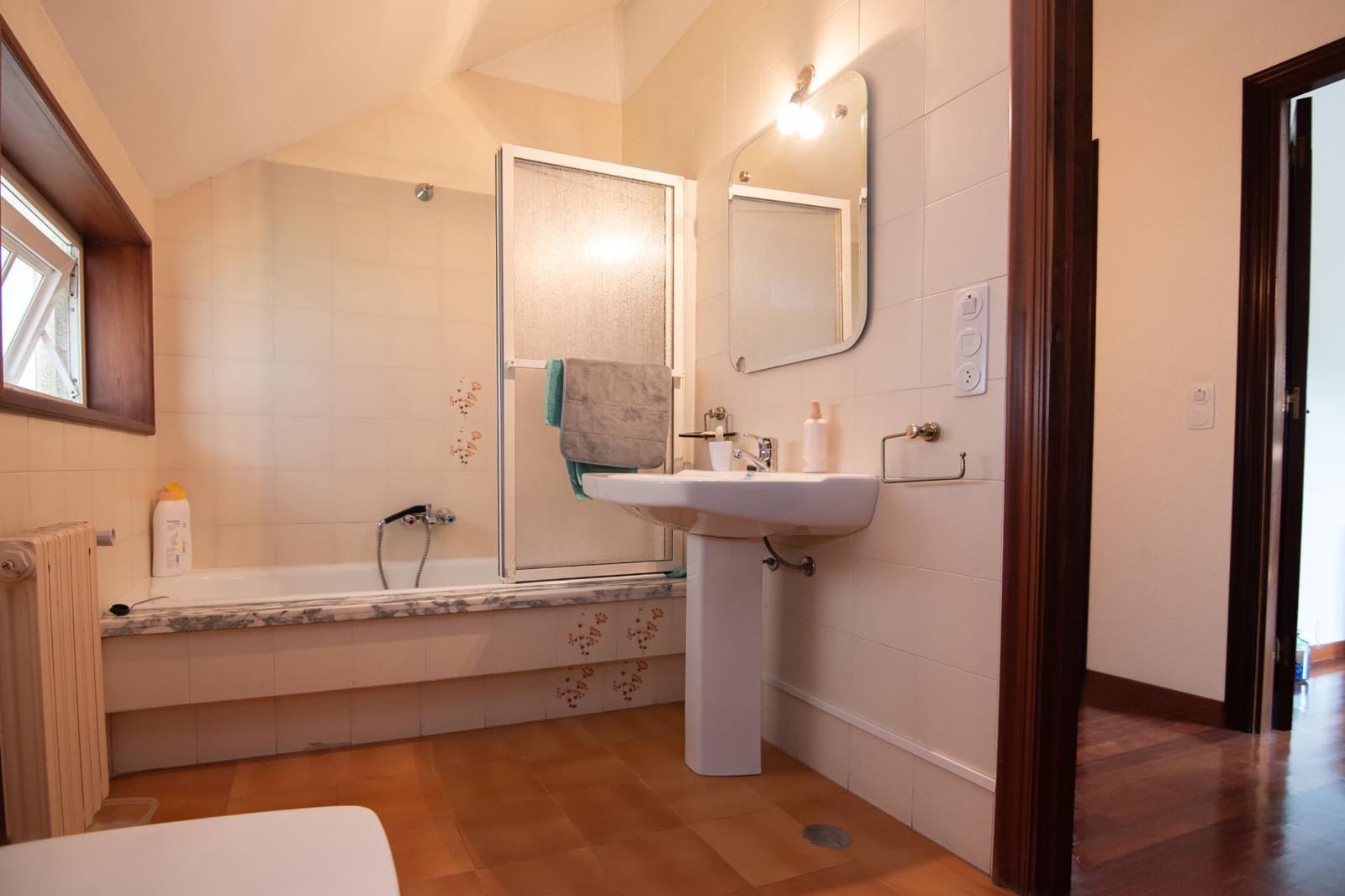 9 slaapkamer Villa te koop in Bergondo met garage - € 645.000 (Ref: 9208450)