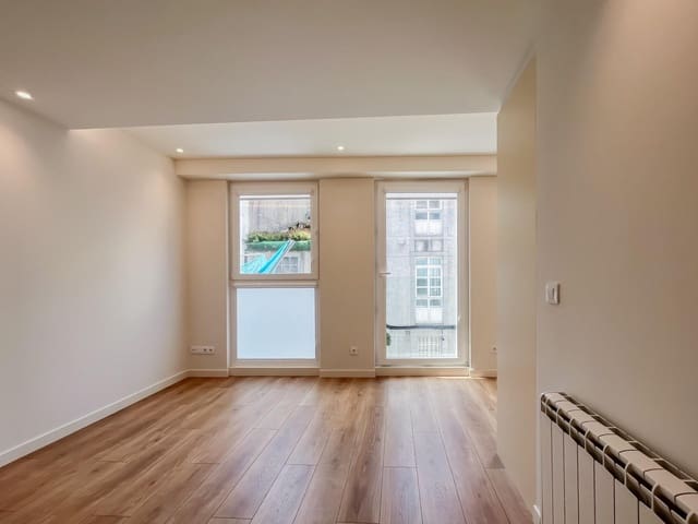 2 bedroom Flat for rent in A Coruña city - € 1,000 (Ref: 9240224)