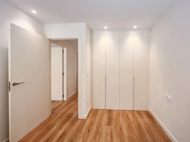 2 bedroom Flat for rent in A Coruña city - € 1,000 (Ref: 9240224)