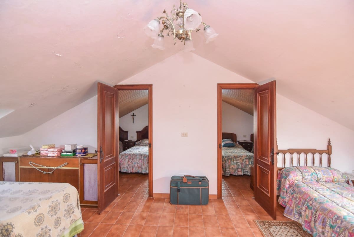 9 soveværelse Finca/Landehus til salg i Paderne med garage - € 375.000 (Ref: 9247079)