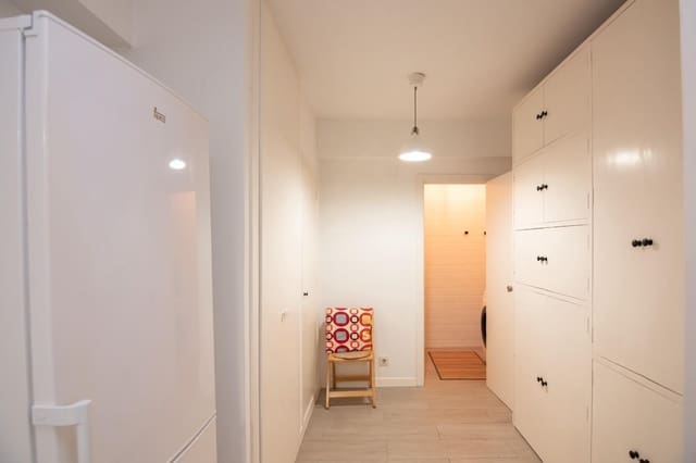 3 bedroom Flat for rent in A Coruña city - € 1,100 (Ref: 9374575)