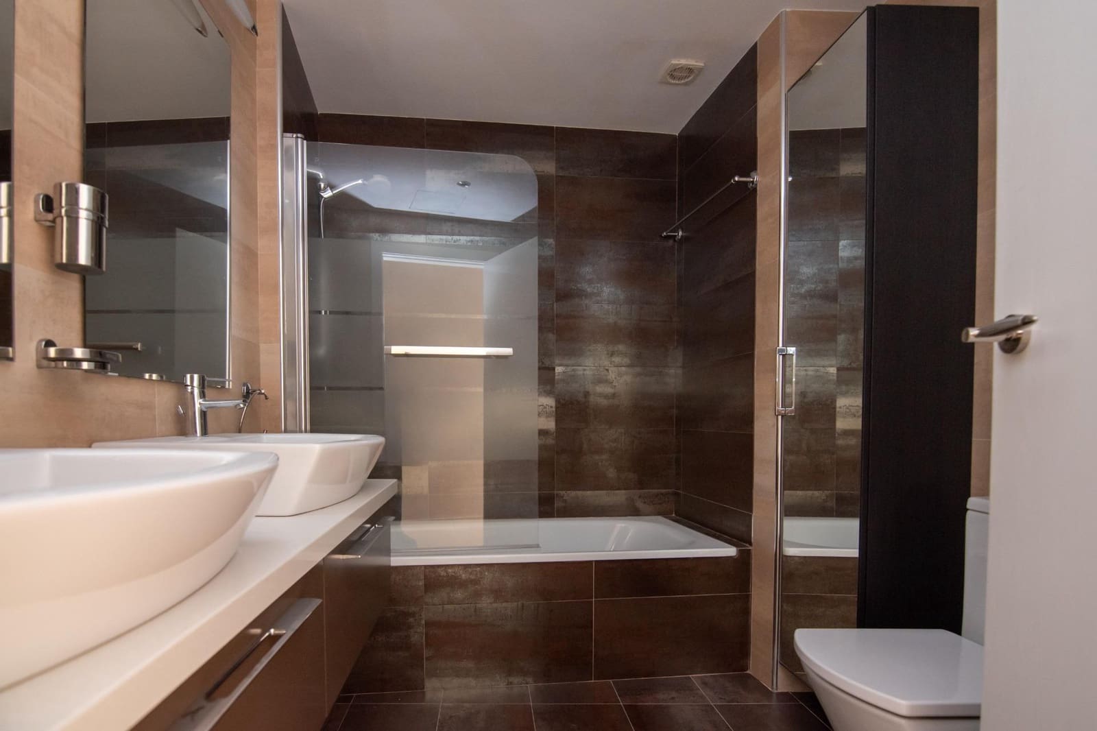 2 bedroom Flat for sale in A Coruna city - € 510,000 (Ref: 9375211)