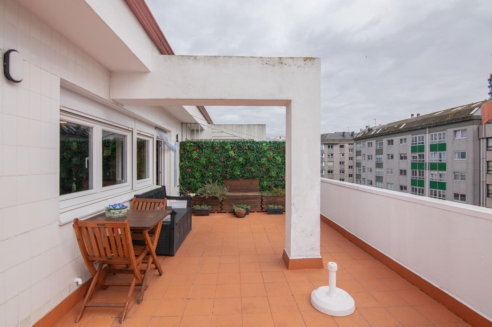 2 bedroom Penthouse for sale in A Coruna city - € 485,000 (Ref: 9413963)