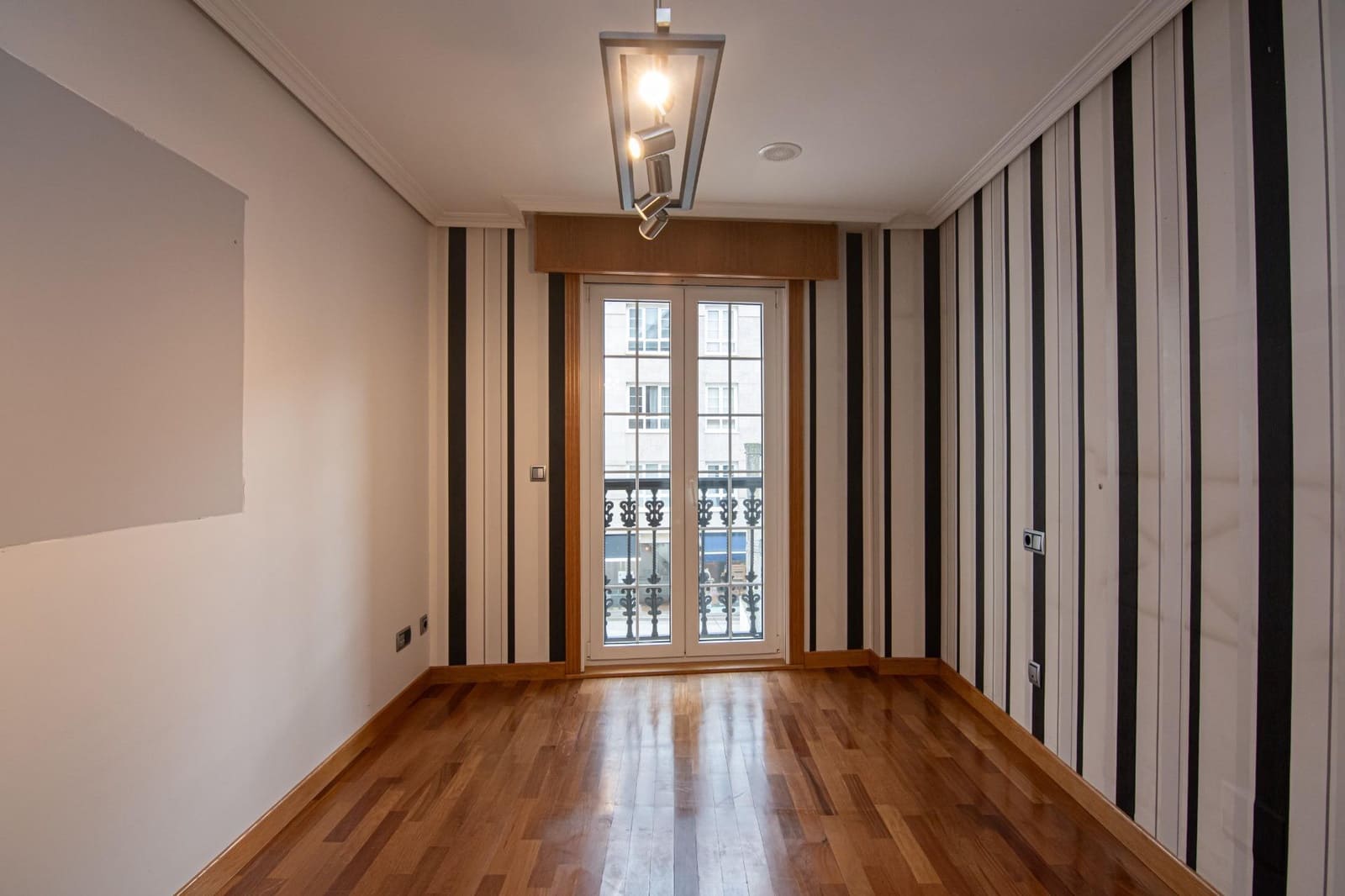 3 sovrum Lägenhet till salu i A Coruna stad med garage - 475 000 € (Ref: 9419579)