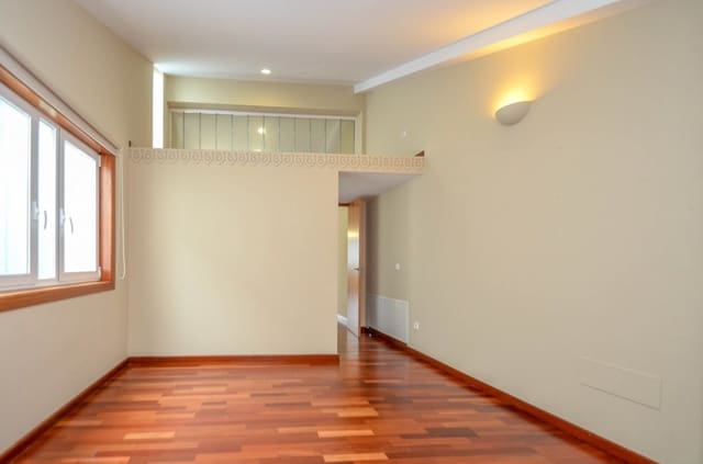 1 makuuhuone Kattohuoneisto vuokrattavana paikassa A Coruña kaupunki - 775 € (Ref: 9452272)