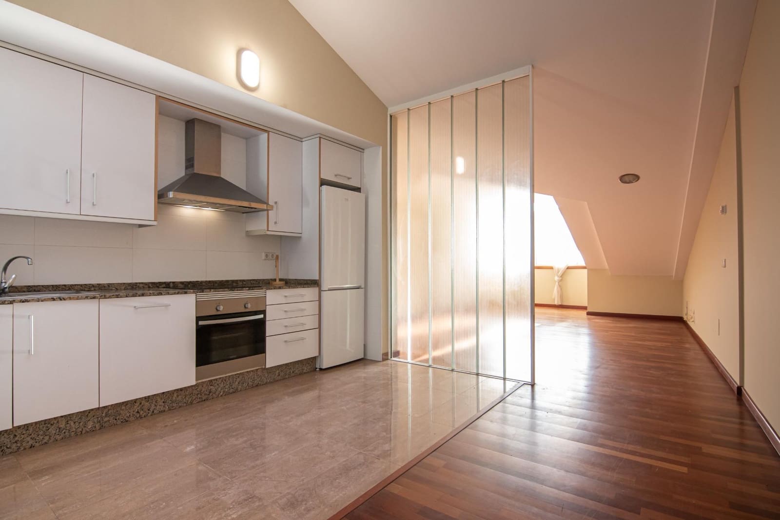 1 bedroom Penthouse for rent in A Coruna city - € 775 (Ref: 9452272)