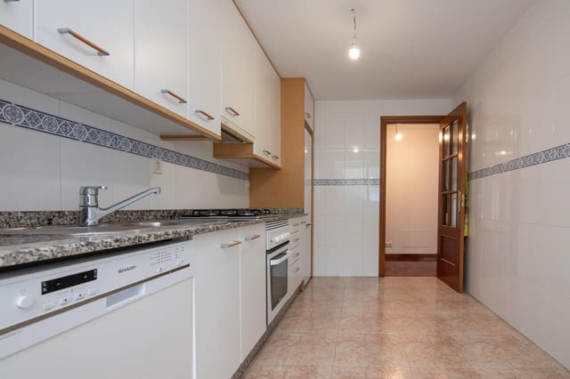 Piso de 2 habitaciones en Culleredo en alquiler con garaje - 800 € (Ref: 9470567)
