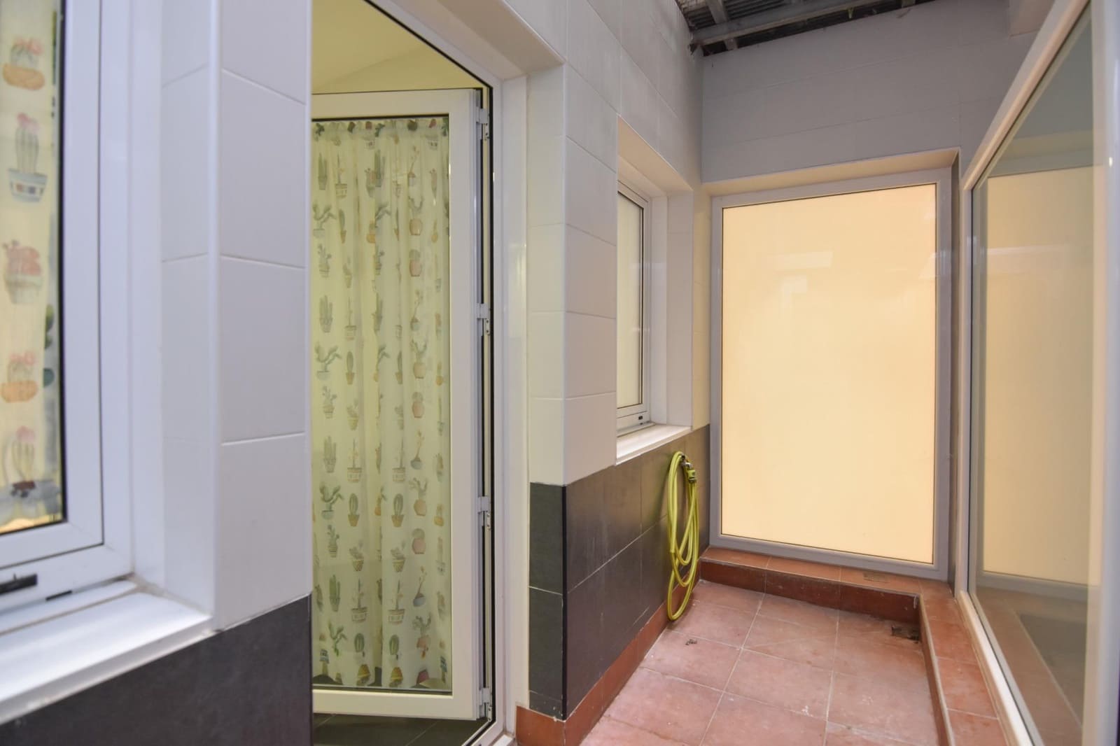 2 slaapkamer Flat te huur in A Coruna stad - € 1.061 (Ref: 9470568)