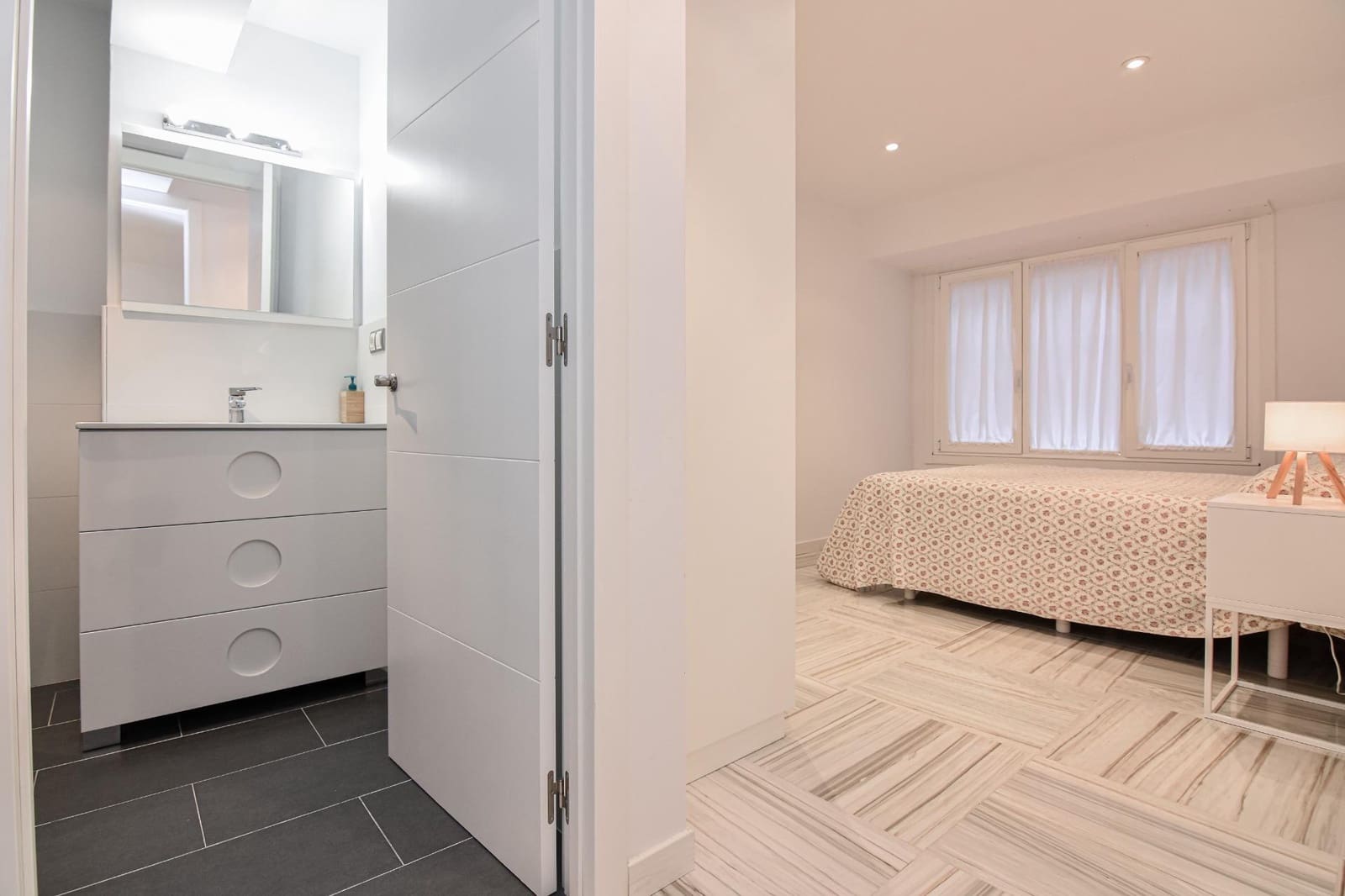 2 slaapkamer Flat te huur in A Coruna stad - € 1.061 (Ref: 9470568)