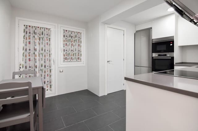 Piso de 2 habitaciones en A Coruña ciudad en alquiler - 1.061 € (Ref: 9470568)