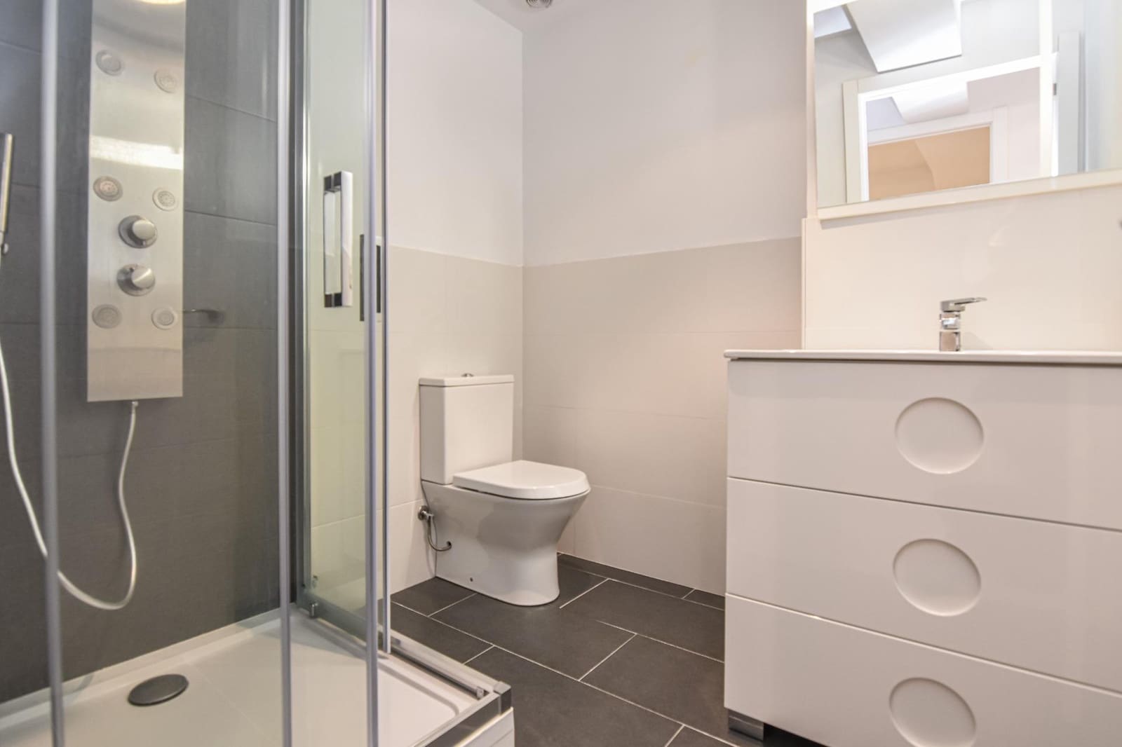 2 slaapkamer Flat te huur in A Coruna stad - € 1.061 (Ref: 9470568)