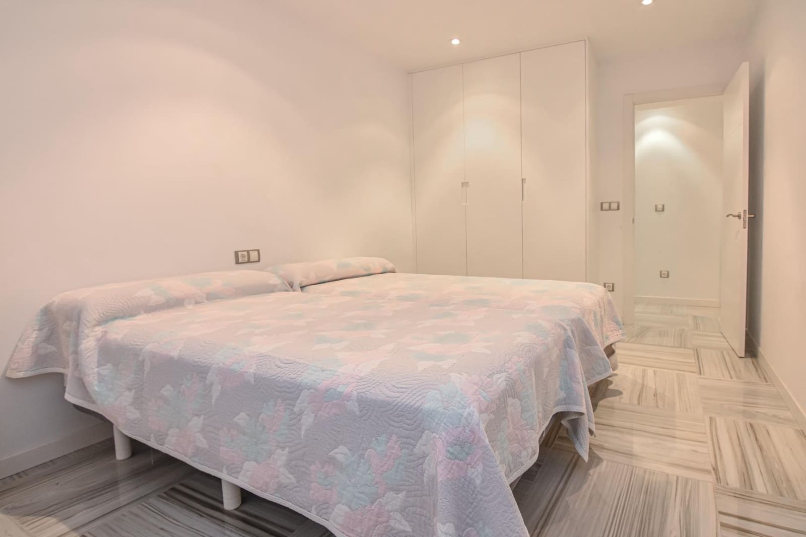 2 slaapkamer Flat te huur in A Coruna stad - € 1.061 (Ref: 9470568)