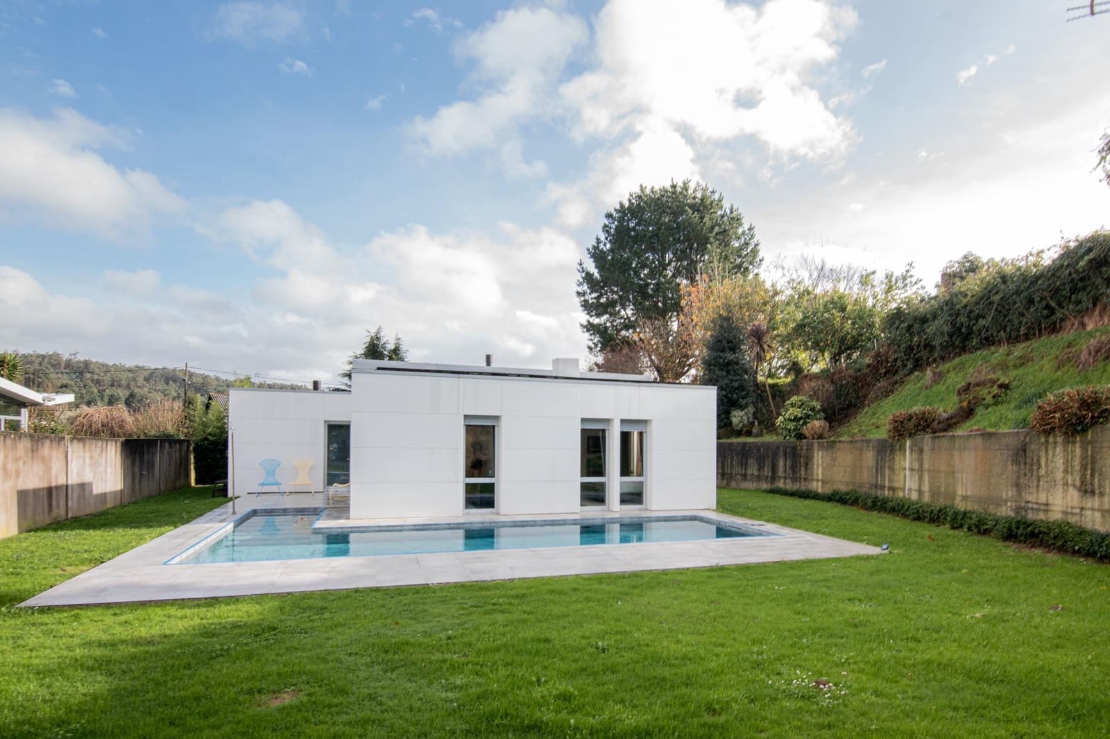 2 slaapkamer Villa te koop in Culleredo met zwembad garage - € 590.000 (Ref: 9488400)