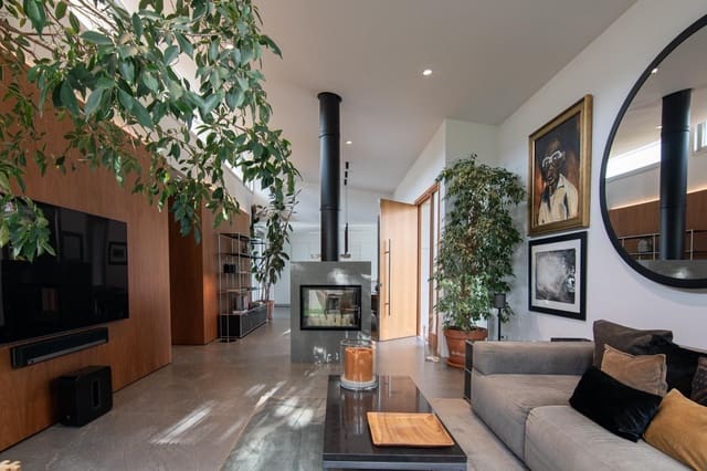 2 soveværelse Villa til salg i Culleredo med swimmingpool garage - € 565.000 (Ref: 9488400)