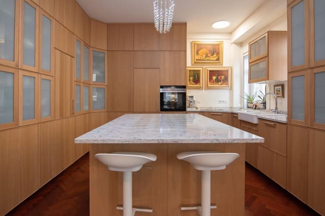 1 sypialnia Mieszkanie na sprzedaż w Miasto A Coruña - 495 000 € (Ref: 9491605)