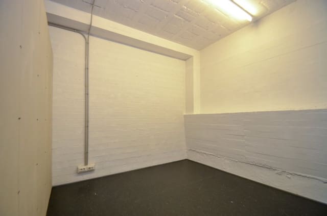 Kommersiell att hyra i A Coruña stad - 325 € (Ref: 9513548)