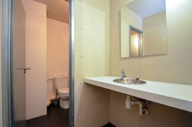 Kommersiell att hyra i A Coruña stad - 325 € (Ref: 9513548)