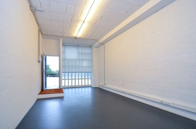 Kommersiell att hyra i A Coruña stad - 325 € (Ref: 9513548)