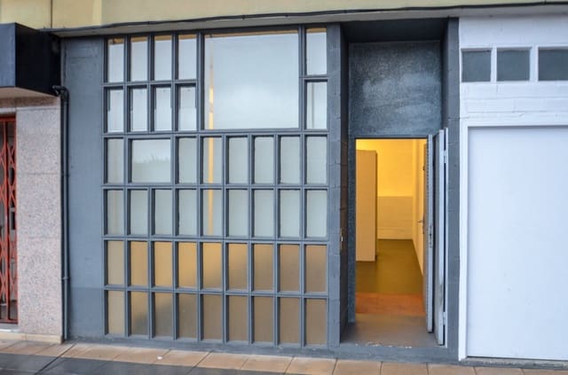 Kommersiell att hyra i A Coruña stad - 325 € (Ref: 9513548)