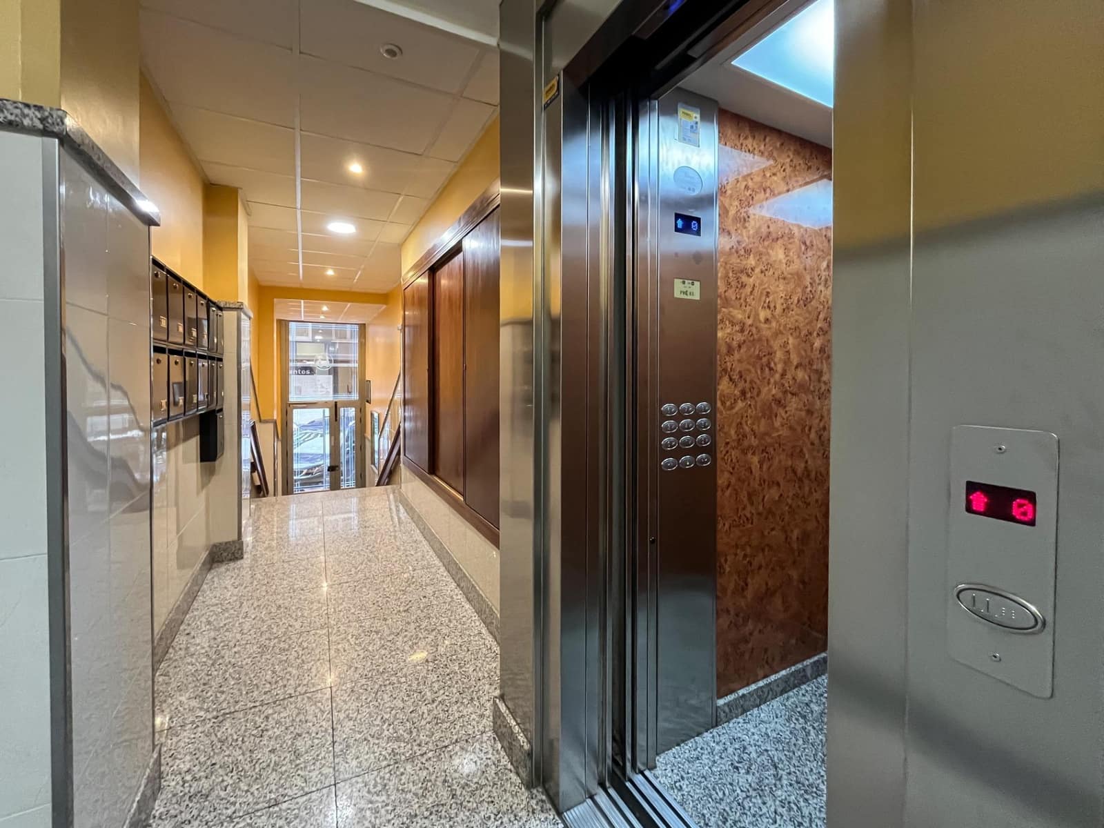 3 slaapkamer Penthouse te koop in A Coruna stad - € 250.000 (Ref: 9524472)