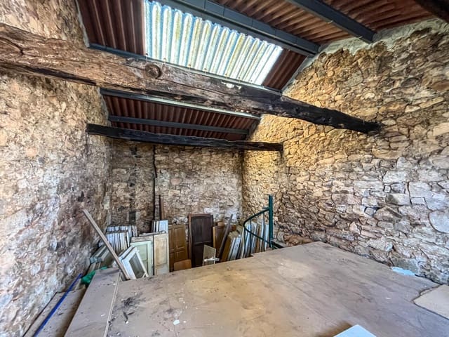 Omakotitalo myytävänä paikassa A Coruña kaupunki - 170 000 € (Ref: 9527842)