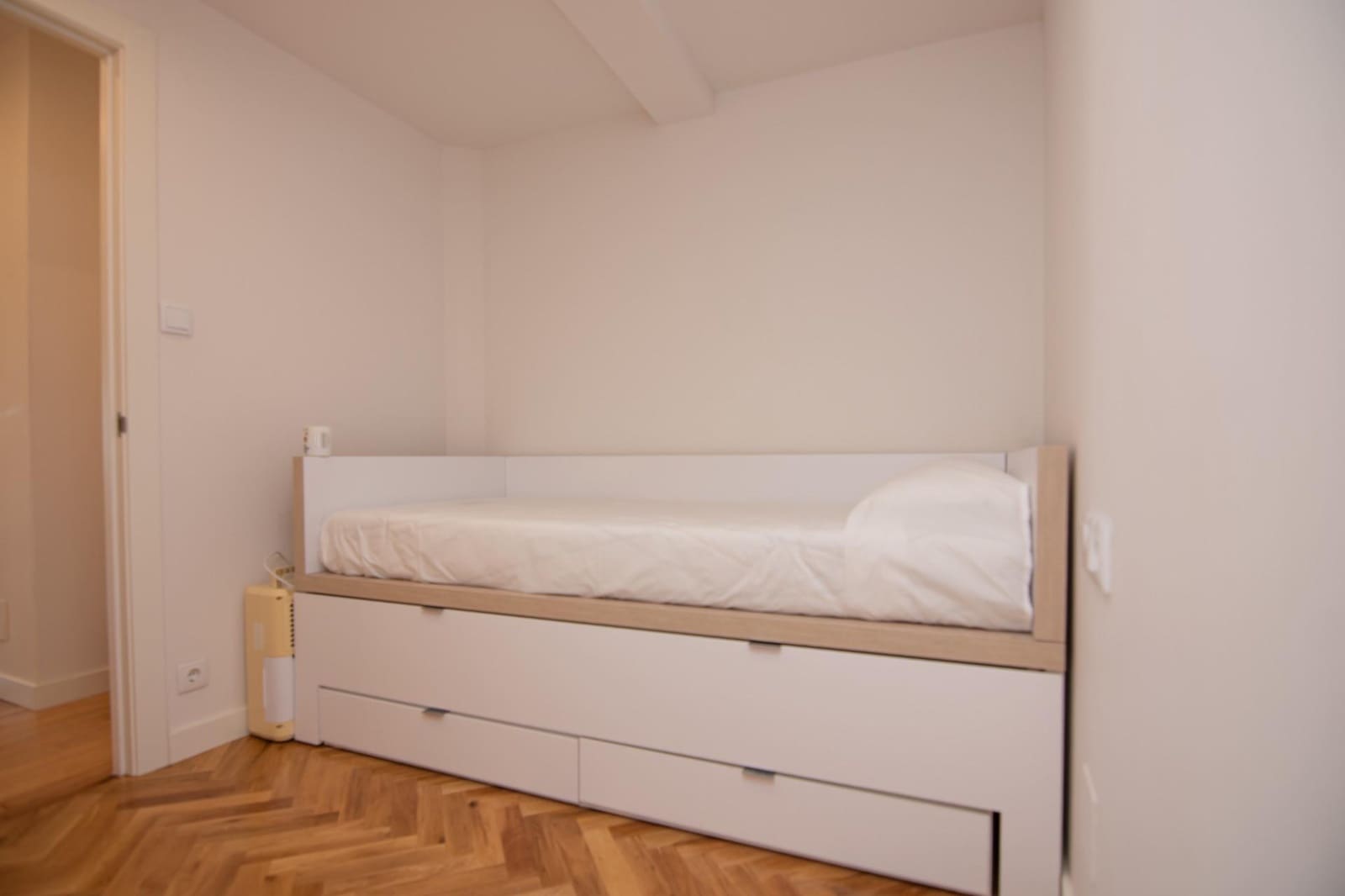 2 sovrum Lägenhet att hyra i A Coruna stad - 1 100 € (Ref: 9530821)
