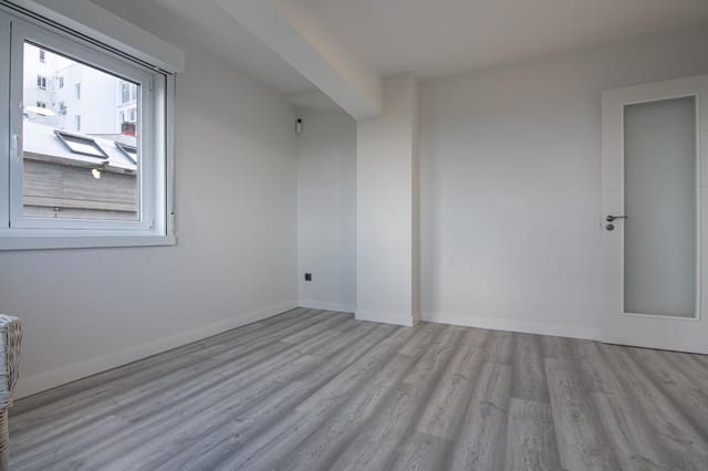 3 soveværelse Lejlighed til salg i A Coruña by - € 340.000 (Ref: 9536080)