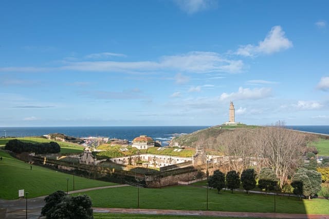 3 slaapkamer Flat te koop in A Coruña stad - € 315.000 (Ref: 9536080)