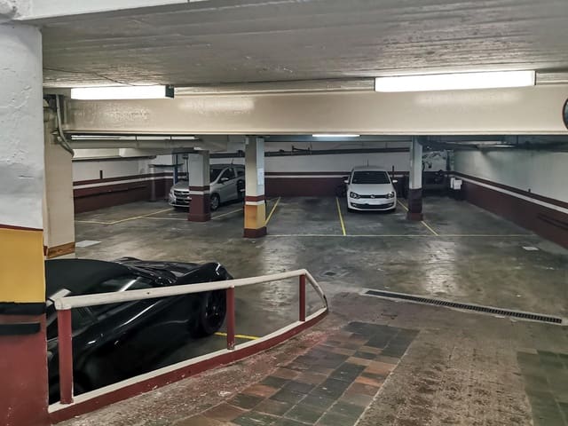 Garage à louer à La Corogne ville - 170 € (Ref: 9562040)