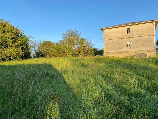 Działka budowlana na sprzedaż w Cambre - 77 000 € (Ref: 9565393)