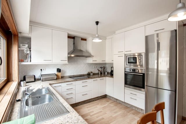 Adosado de 5 habitaciones en Culleredo en alquiler con piscina - 1.650 € (Ref: 9568970)