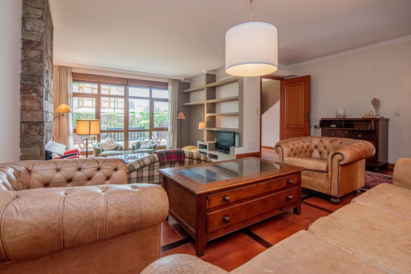 5 bedroom Terraced Villa for rent in Culleredo with pool - € 1,650 (Ref: 9568970)