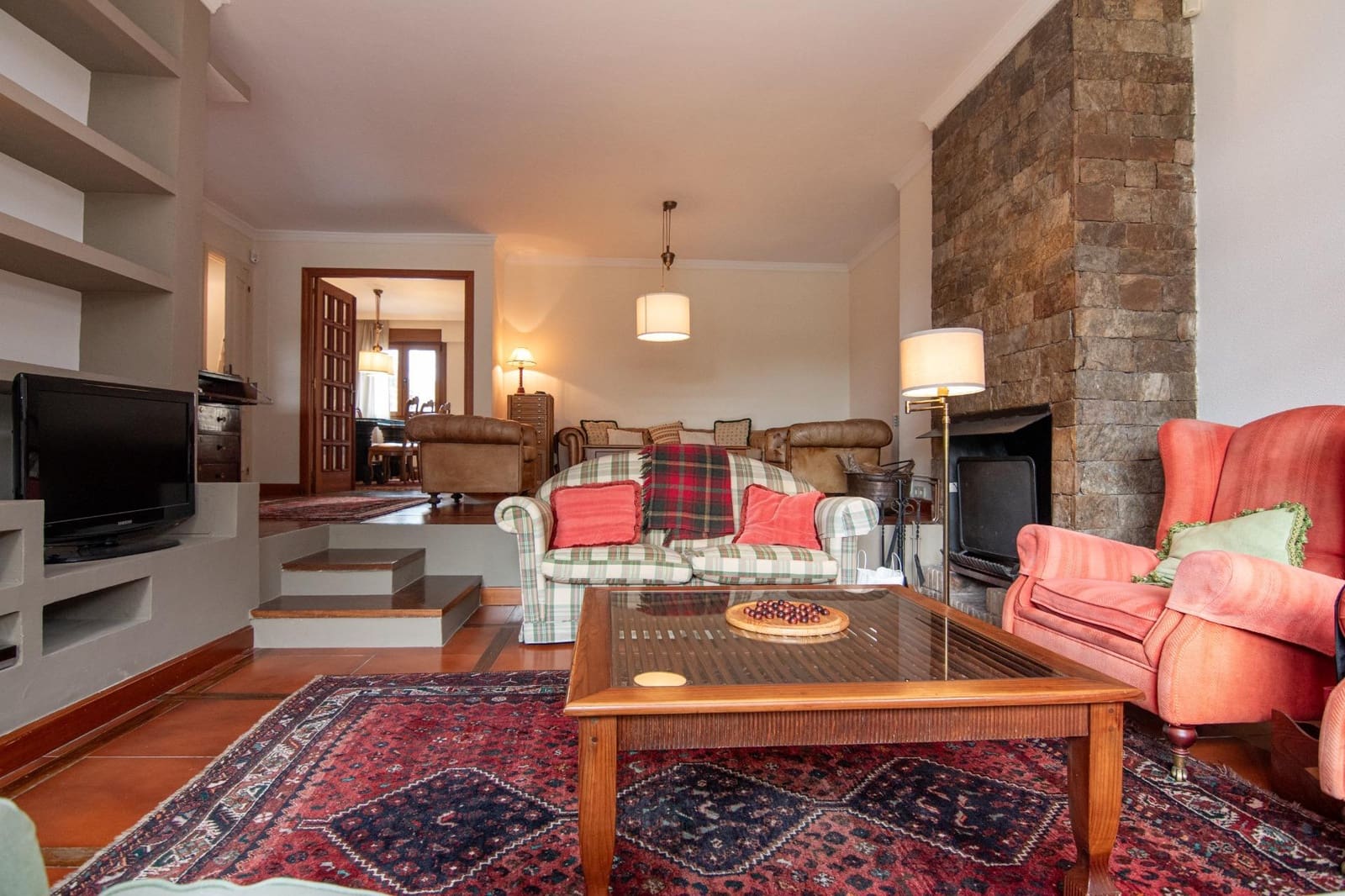 5 bedroom Terraced Villa for rent in Culleredo with pool - € 1,650 (Ref: 9568970)