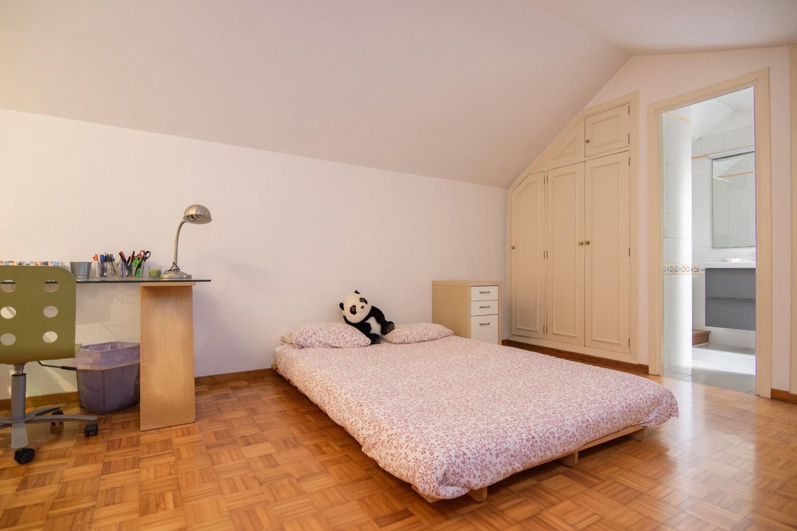 5 bedroom Terraced Villa for rent in Culleredo with pool - € 1,650 (Ref: 9568970)