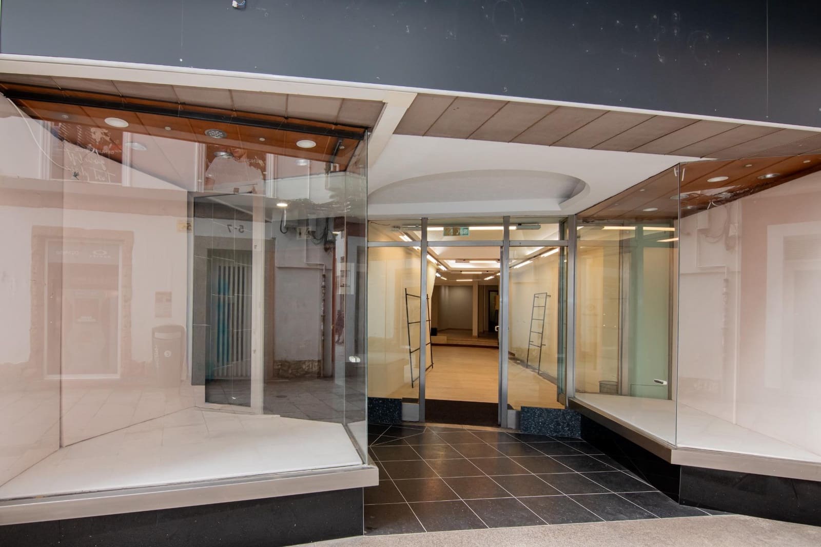 Kaupallinen vuokrattavana paikassa A Coruna kaupunki - 2 500 € (Ref: 9571364)