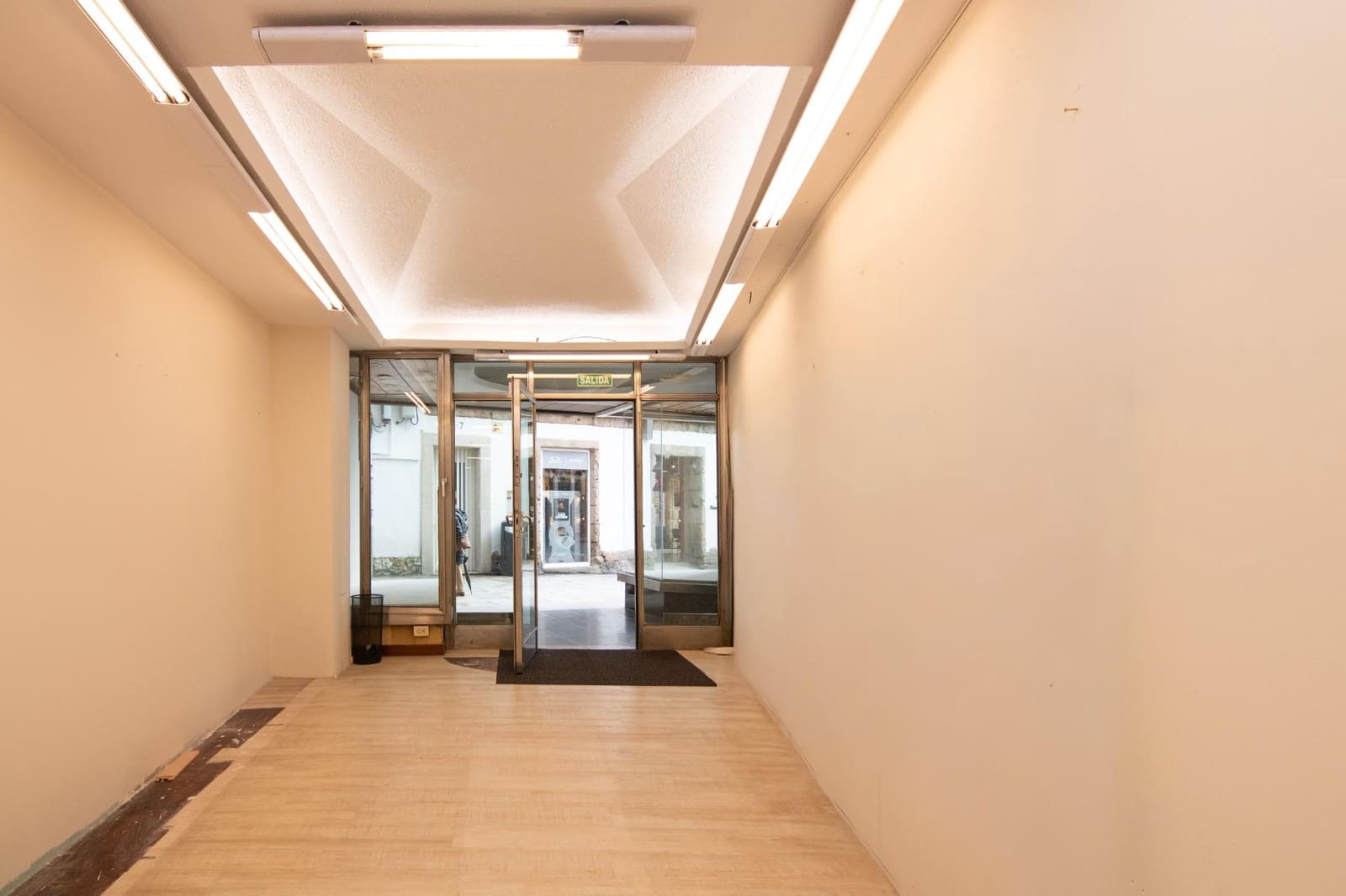 Kaupallinen vuokrattavana paikassa A Coruna kaupunki - 2 500 € (Ref: 9571364)