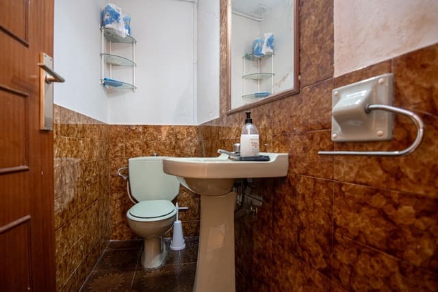 Kommersiell att hyra i A Coruña stad - 2 500 € (Ref: 9571364)