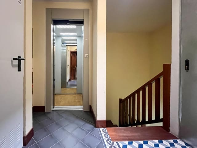 1 makuuhuone Kattohuoneisto myytävänä paikassa A Coruña kaupunki - 385 000 € (Ref: 9619470)