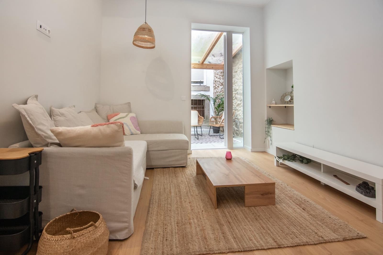 1 soveværelse Lejlighed til leje i A Coruna by - € 900 (Ref: 9659564)