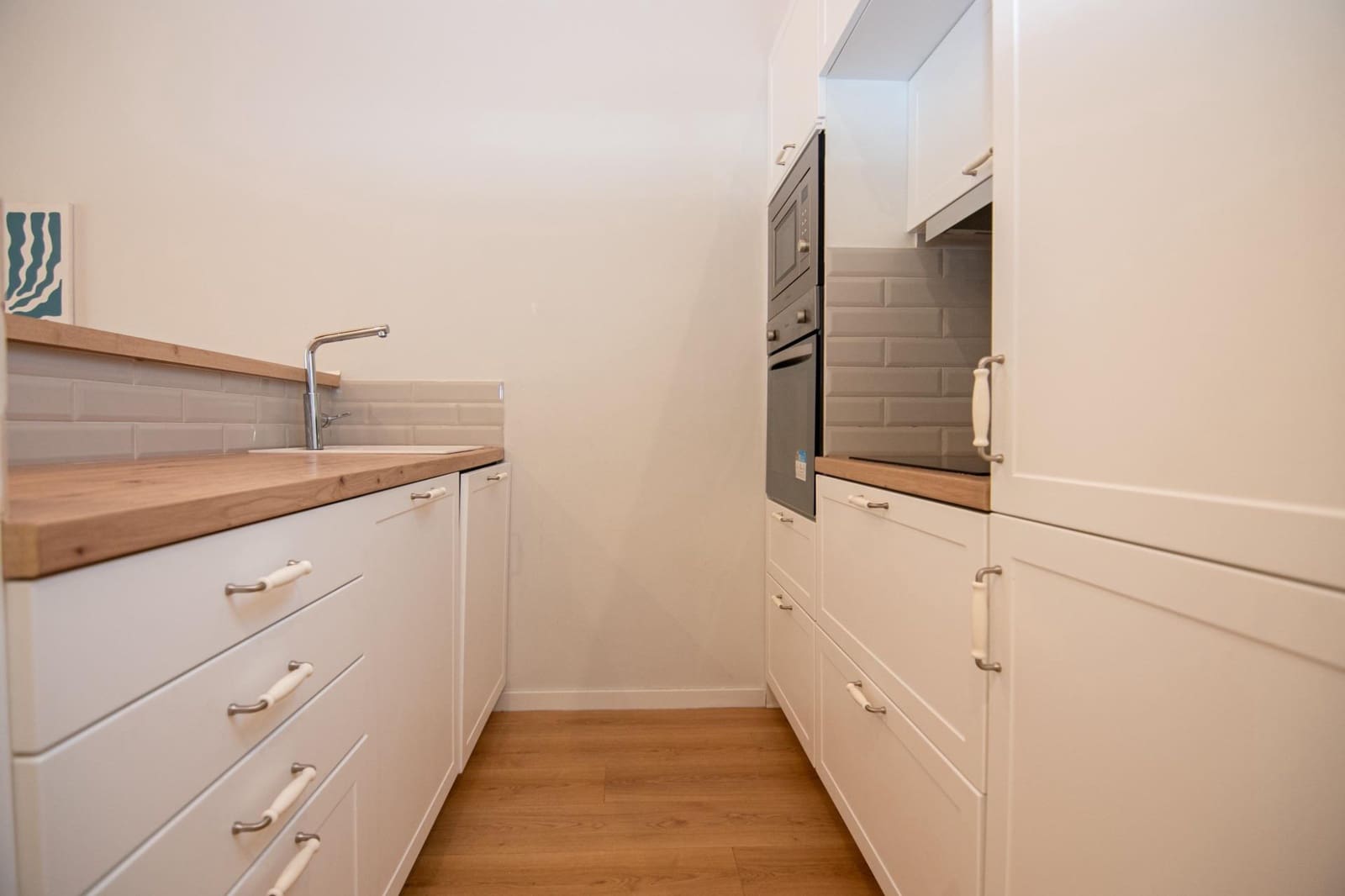 1 soveværelse Lejlighed til leje i A Coruna by - € 900 (Ref: 9659564)