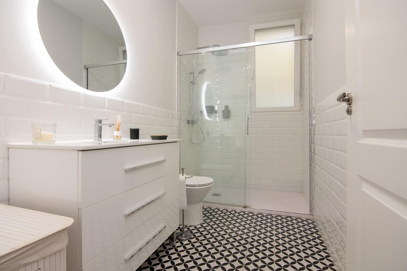 1 soveværelse Lejlighed til leje i A Coruna by - € 900 (Ref: 9659564)