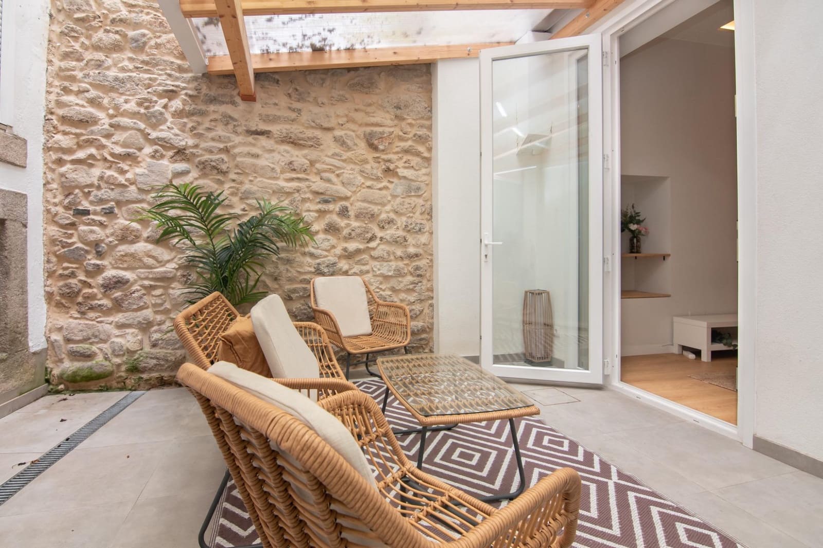 1 soveværelse Lejlighed til leje i A Coruna by - € 900 (Ref: 9659564)