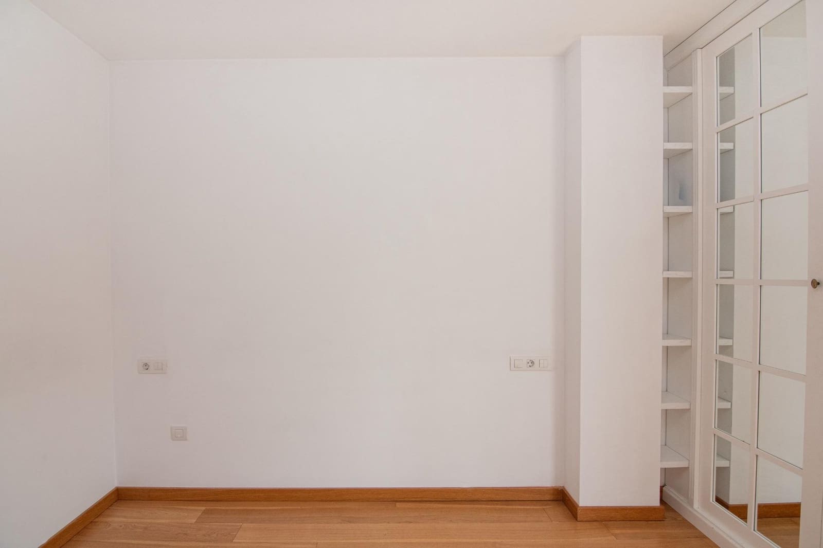 3 bedroom Flat for sale in A Coruna city with garage - € 450,000 (Ref: 9674432)