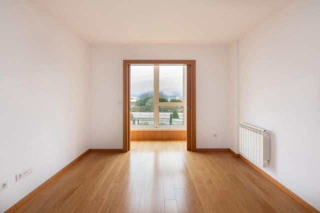 3 bedroom Flat for sale in A Coruña city with garage - € 450,000 (Ref: 9674432)