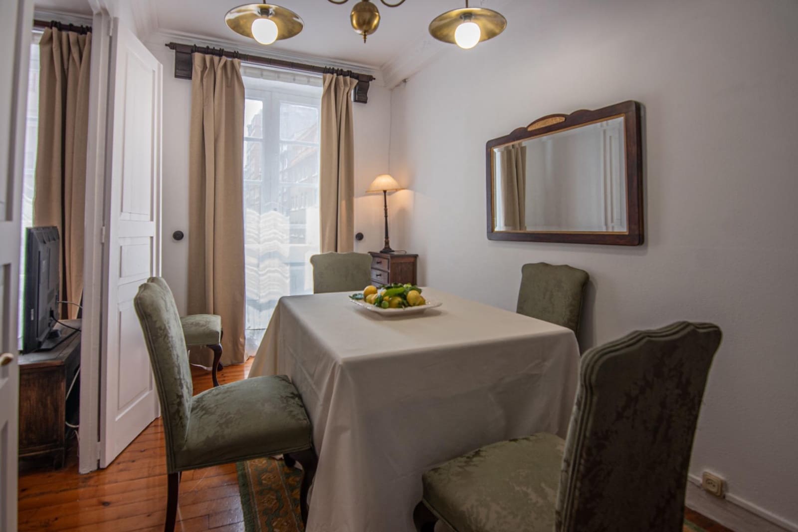 3 bedroom Flat for rent in A Coruna city - € 1,400 (Ref: 9686741)