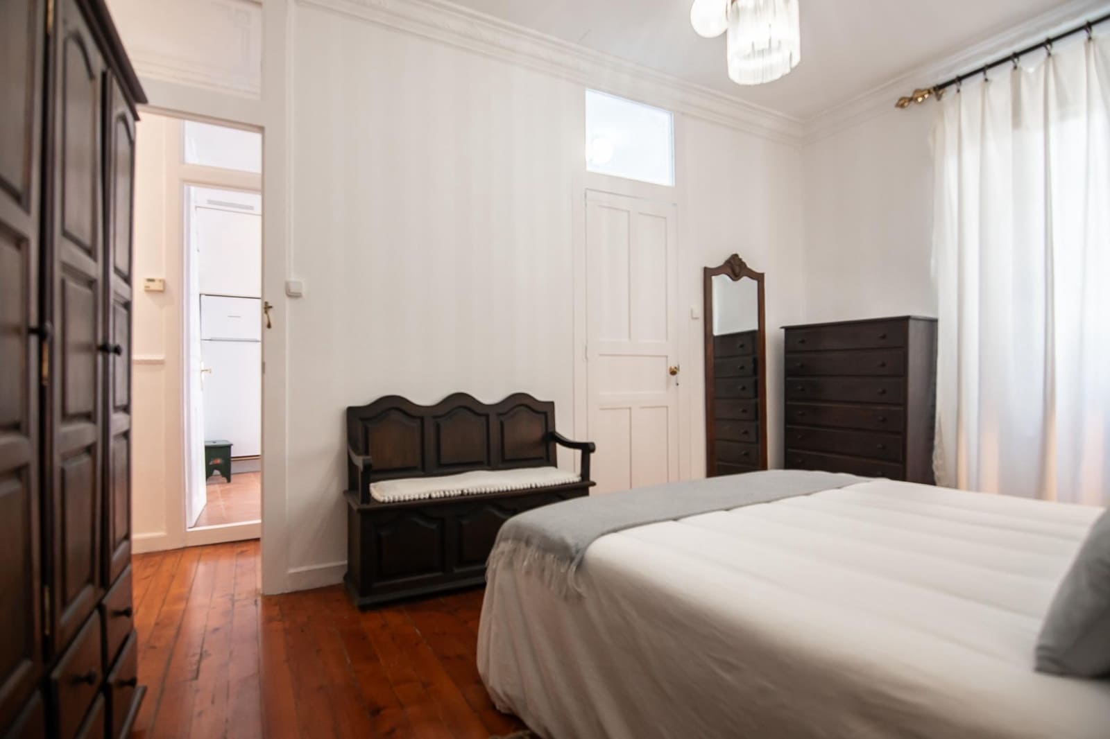 3 bedroom Flat for rent in A Coruna city - € 1,400 (Ref: 9686741)