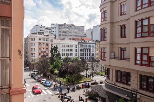 3 soverom Leilighet til leie i La Coruña by - € 1 400 (Ref: 9686741)