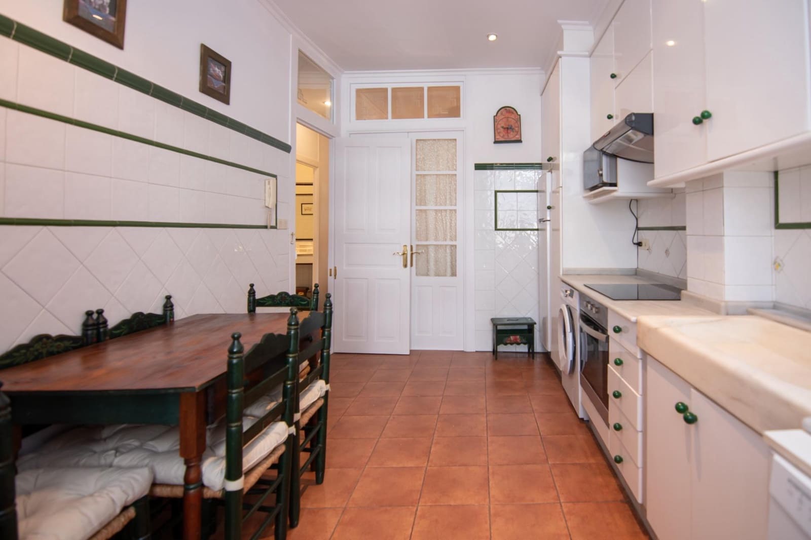 3 bedroom Flat for rent in A Coruna city - € 1,400 (Ref: 9686741)