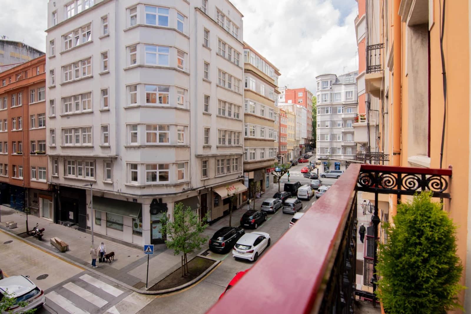 3 bedroom Flat for rent in A Coruna city - € 1,400 (Ref: 9686741)