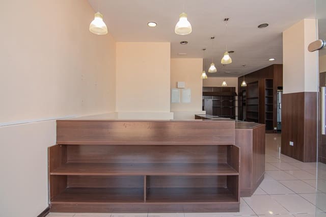 Kommersiell att hyra i Culleredo - 750 € (Ref: 9732374)